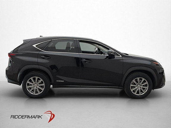 Lexus NX300h 9 of 30