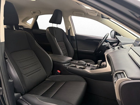 Lexus NX300h 14 of 30