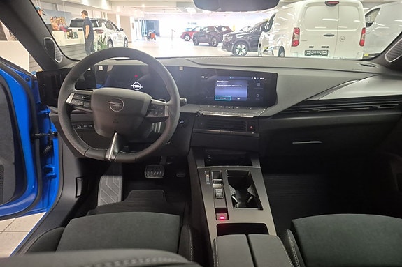 Opel Astra 8 of 9