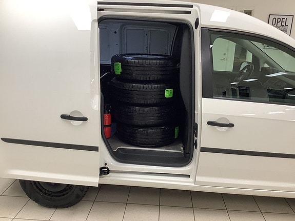 Volkswagen Caddy 9 of 9