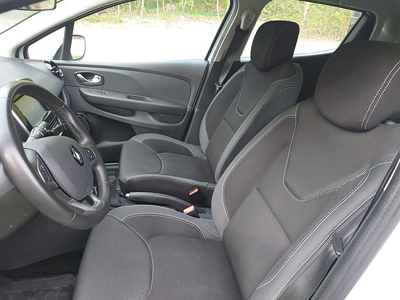Renault Clio 13 of 14