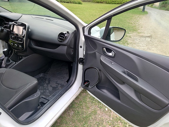 Renault Clio 8 of 14