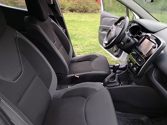 Renault Clio 10 of 14