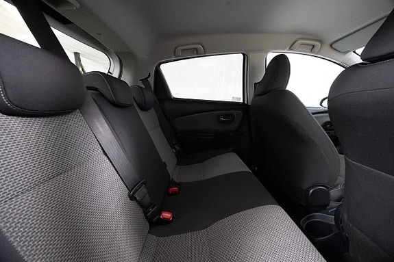 Toyota Yaris 15 of 20