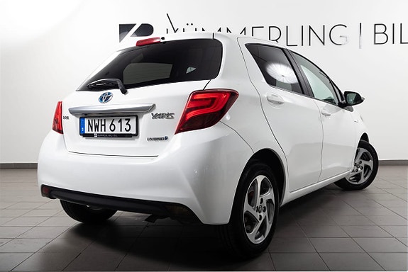 Toyota Yaris 12 of 20