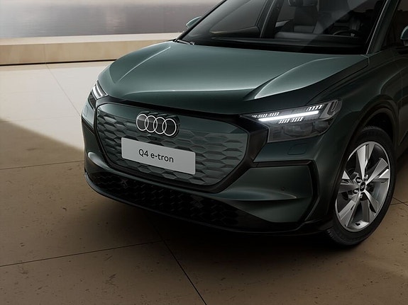Audi Q4 e-tron 5 of 8