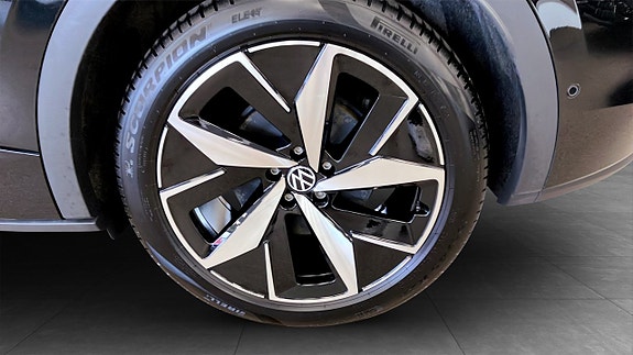 Volkswagen ID.4 GTX 6 of 14