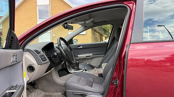 Volvo S40 14 of 14