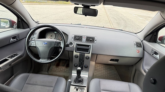 Volvo S40 8 of 14