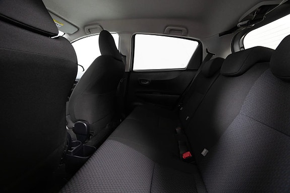 Toyota Yaris 16 of 19