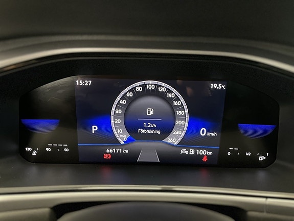 Volkswagen T-Roc 15 of 19
