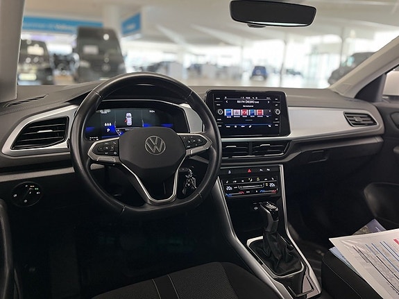 Volkswagen T-Roc 13 of 19