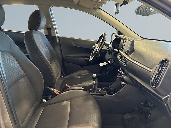 Kia Picanto 9 of 20
