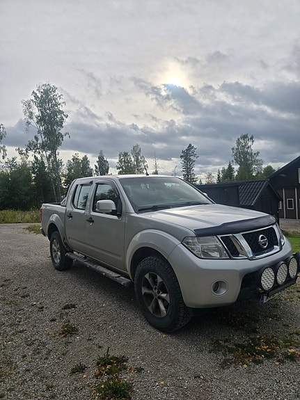 Nissan Navara 2 of 4