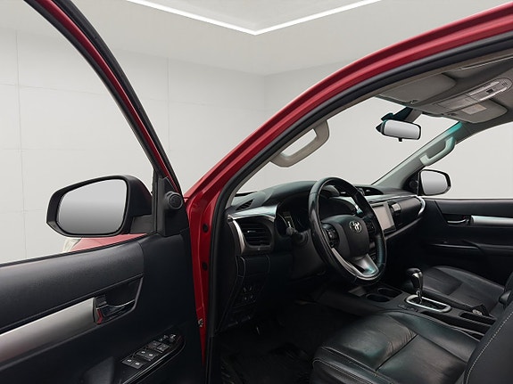 Toyota HiLux 12 of 30