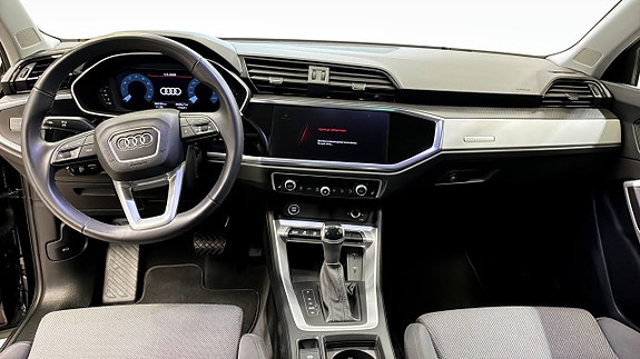 Audi Q3 10 of 12