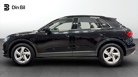 Audi Q3 2 of 12