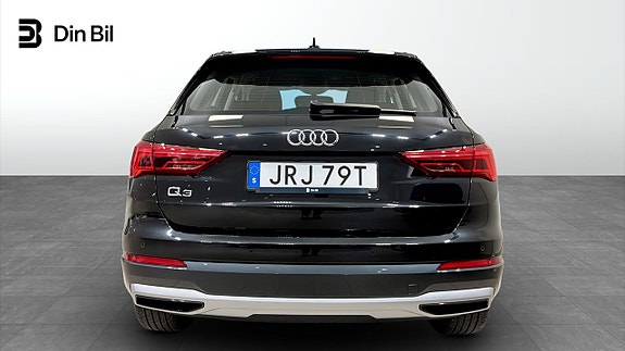 Audi Q3 5 of 12