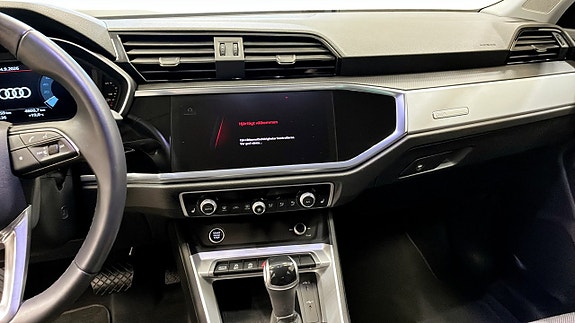 Audi Q3 9 of 12