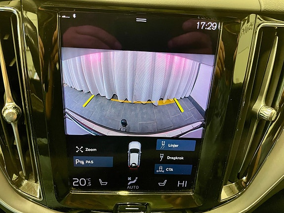 Volvo XC60 13 of 27