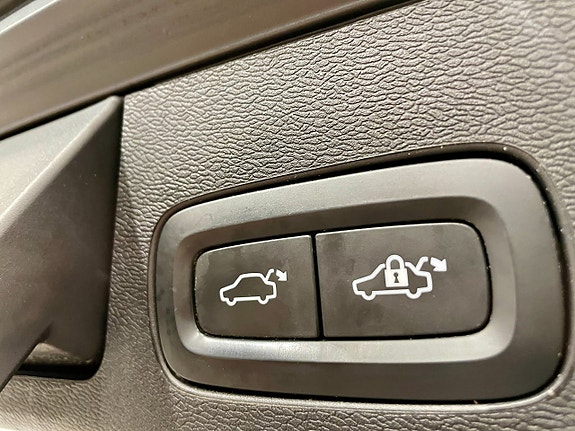 Volvo XC60 25 of 27
