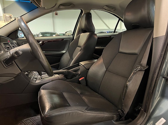 Volvo S60 14 of 25