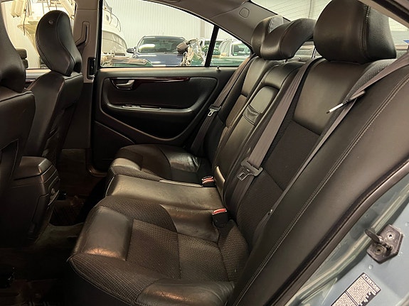 Volvo S60 17 of 25