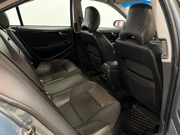 Volvo S60 18 of 25