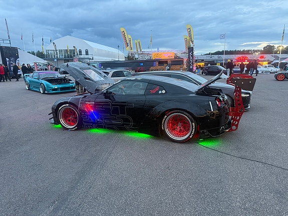Nissan GT-R 24 of 28