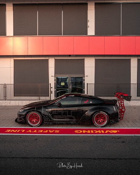 Nissan GT-R 14 of 28