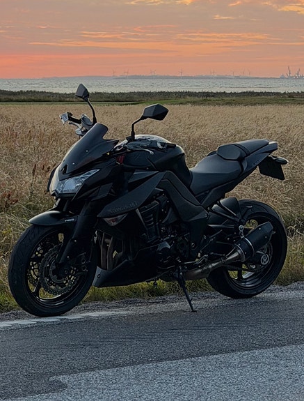 Kawasaki Z1000 2 of 6