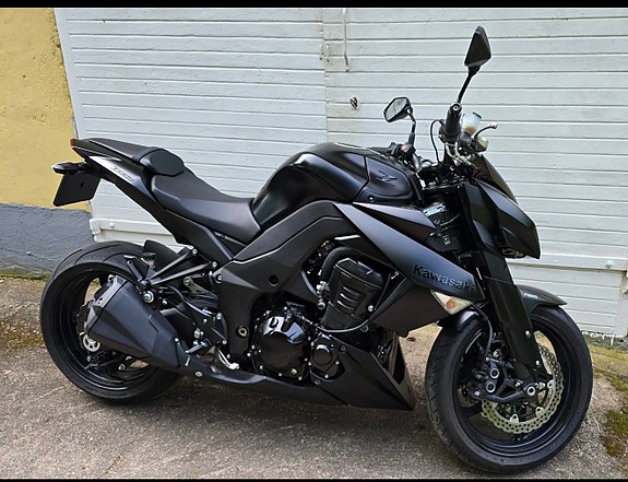 Kawasaki Z1000 3 of 6