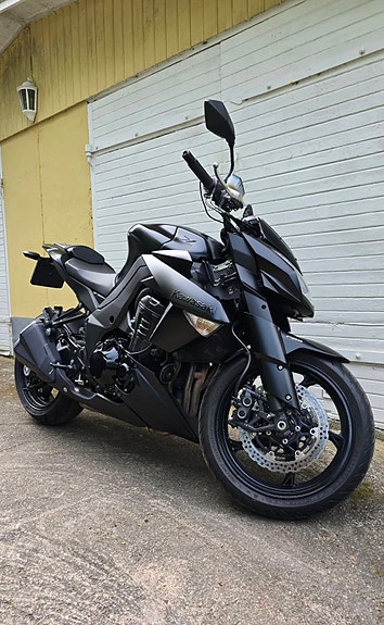 Kawasaki Z1000 4 of 6