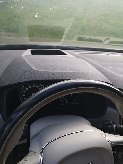 Volvo V90 2 of 6