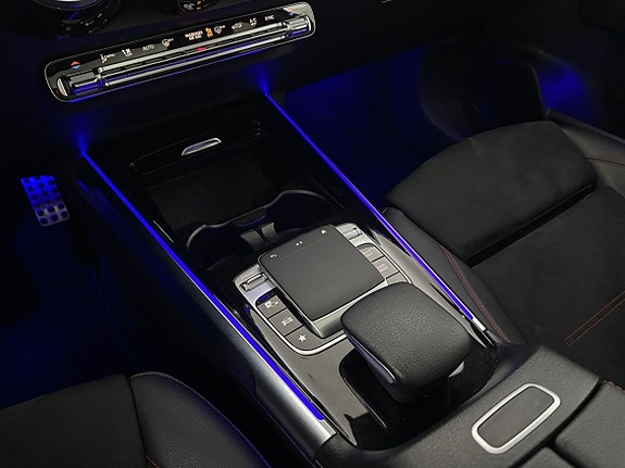 Mercedes-Benz GLB180 d 14 of 27