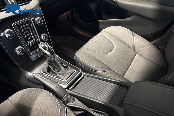 Volvo V40 Cross Country 15 of 28