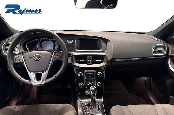 Volvo V40 Cross Country 18 of 28