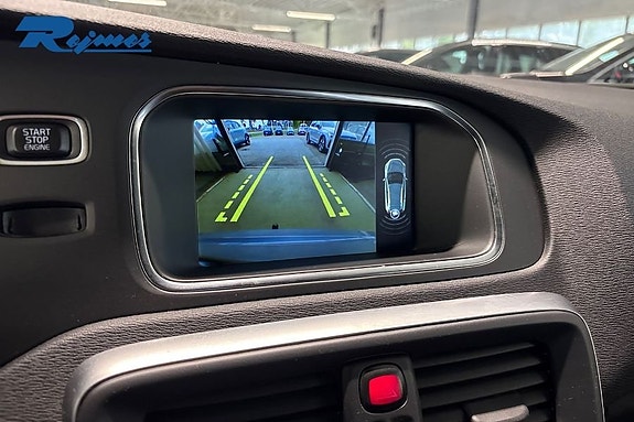 Volvo V40 Cross Country 13 of 28