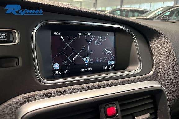 Volvo V40 Cross Country 12 of 28