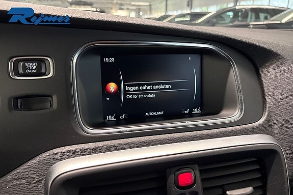 Volvo V40 Cross Country 11 of 28