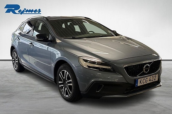 Volvo V40 Cross Country 26 of 28