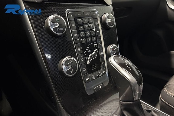 Volvo V40 Cross Country 16 of 28