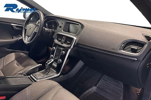Volvo V40 Cross Country 19 of 28