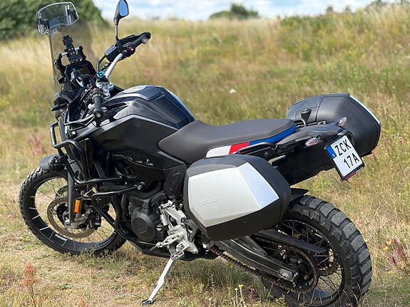 BMW F 900GS 2 of 3