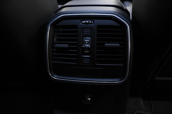 Porsche Macan 20 of 30
