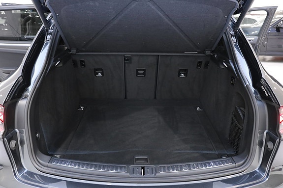 Porsche Macan 21 of 30
