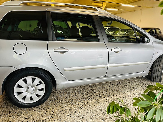 Peugeot 307 SW 6 of 17