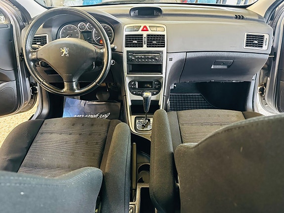 Peugeot 307 SW 10 of 17