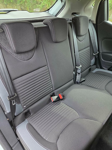 Renault Clio 11 of 12