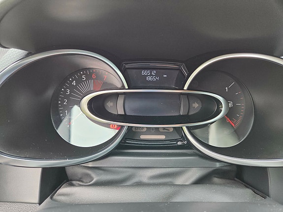 Renault Clio 9 of 12